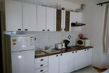 Lägenheter med pool lämpliga för familjer med barn Seget Donji, Trogir - 25167