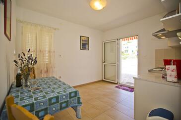 Apartamente cu parcare Hvar - 25169
