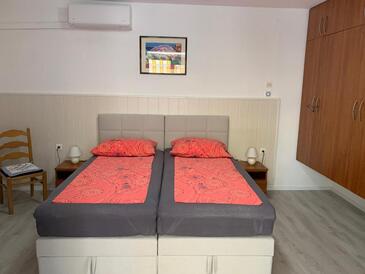 Apartamente cu parcare Hvar - 25169
