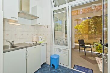 Apartamente cu parcare Hvar - 25169