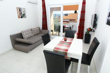 One bedroom apartment Sveti Filip i Jakov, Biograd (A-25177-a(