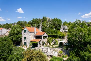House with terrace Svinišće, Central Dalmatia