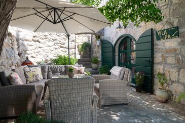House with terrace Svinišće, Central Dalmatia