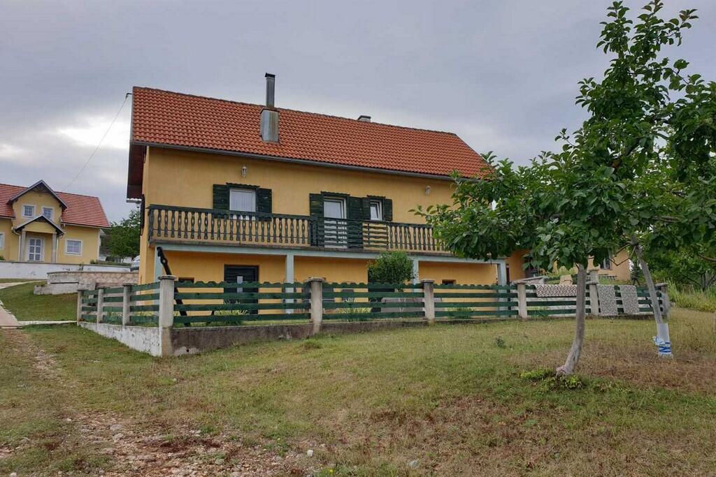 Ferienhaus mit Pool Otocac, Velebit - 25186