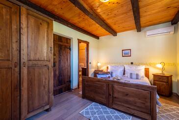 Дом у моря с бассейном Поседарье - Posedarje (Новиград - Novigrad) - 25193