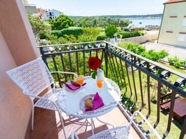 Lägenheter med parkering Banjol, Rab - 25199