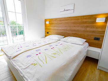 Lägenheter med parkering Banjol, Rab - 25199