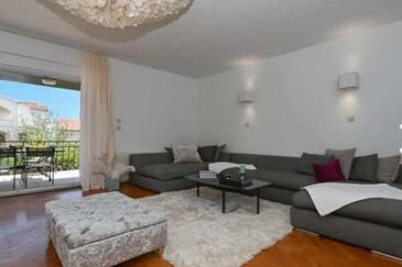 Ház családok részére medencével Mavarstica, Ciovo - 25200