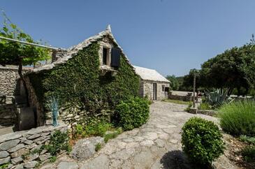 Rooms Selca, Central Dalmatia