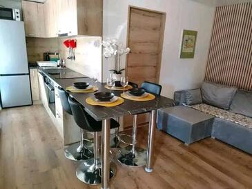 Apartmaji s parkingom Sveti Filip i Jakov (Biograd) - 25207