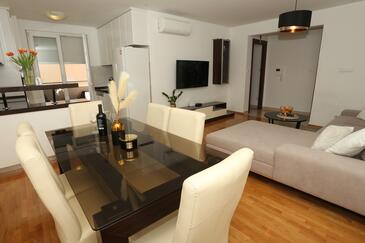 Двокімнатні апартаменти Спліт - Split (A-25208-a(