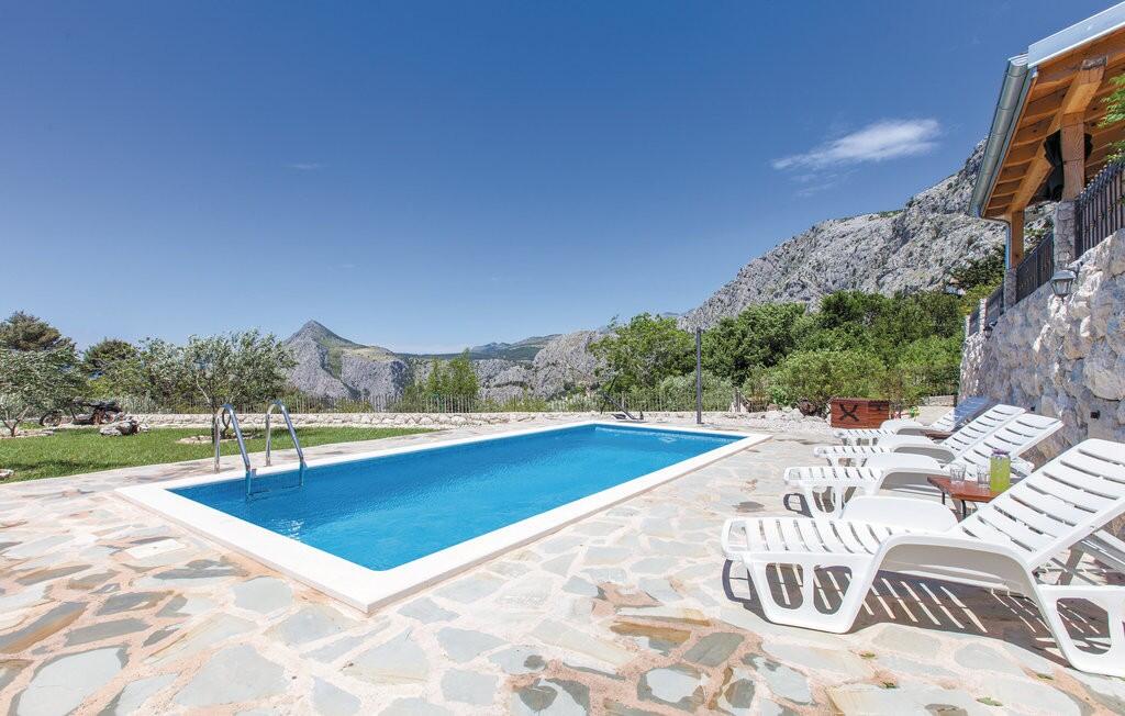 Négyszobás ház Nemira (Omis) (K-25212)