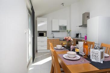 Apartmány u moře s bazénem Medići, Omiš - 25214