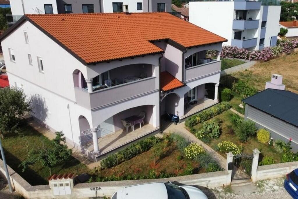 Апартаменти з паркуванням Медулін - Medulin - 25220