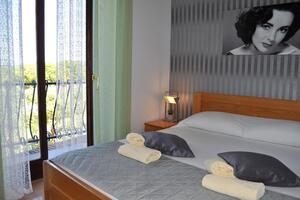 Pokój Sveti Petar, Biograd (S-25221-b(