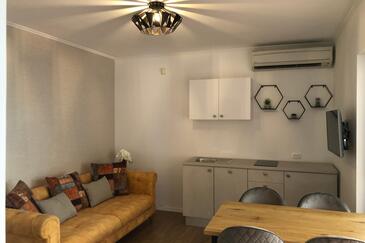 Apartmanok a tenger mellett Okrug Gornji, Ciovo - 25222