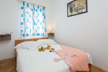 Appartements avec parking Rastici, Ciovo - 25224