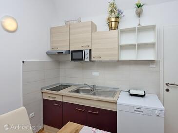 Apartments with hot tub Dramalj, Crikvenica - 25226