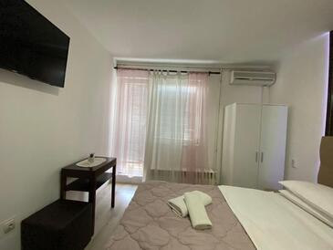 Lejligheder og værelser med parkering Bilje (Slavonija) - 25232