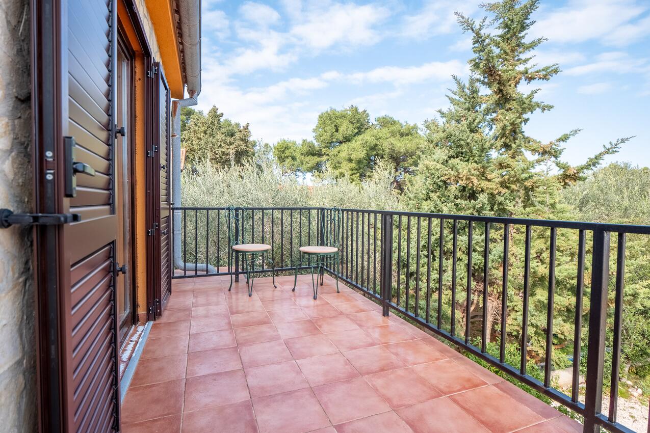 Egyszobás apartman Ugljan (A-25251-b)