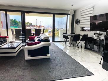 Apartmány u moře s bazénem Novigrad - 25255