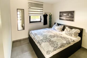 Apartmány u moře s bazénem Novigrad - 25255