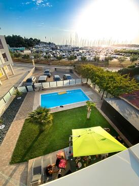 Leiligheter ved sjøen med basseng Novigrad - 25255