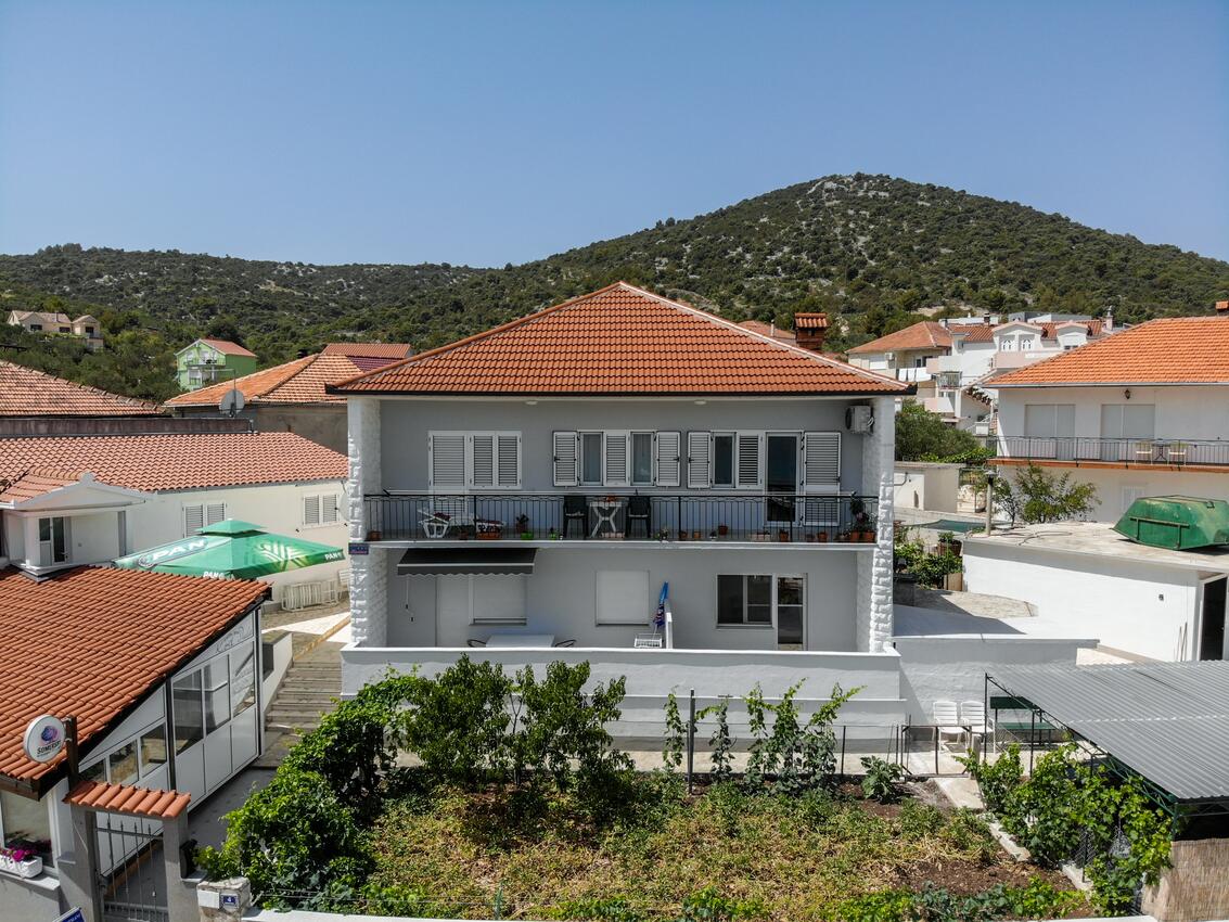 Apartamente cu parcare Vinisce, Trogir - 25256