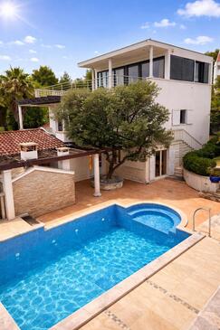 Seaside family friendly house with a swimming pool Sutivan, Brač - 25260 Adriatic.hr