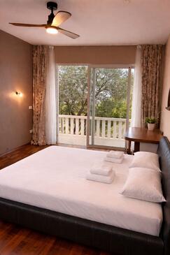 Seaside family friendly house with a swimming pool Sutivan, Brač - 25260