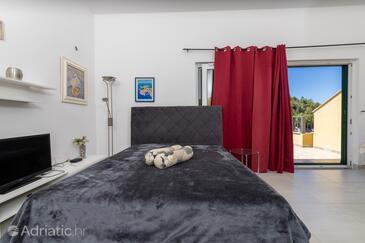 Ferienwohnungen am Meer Bucht Mala Pogorila, Hvar - 25261