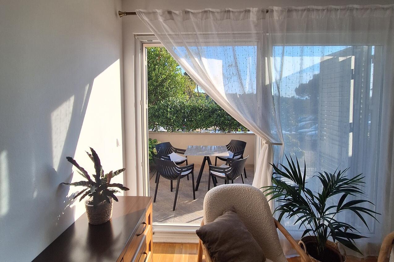 Apartamento para dos personas Makarska (A-25264-a)