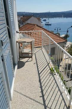 Apartments by the sea Primošten - 25265