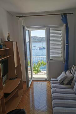 Apartments by the sea Primošten - 25265