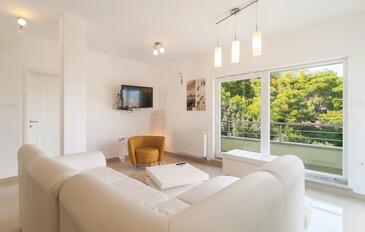 Дом для семьи с бассейном Сплитска - Splitska, Брач - Brač - 25269