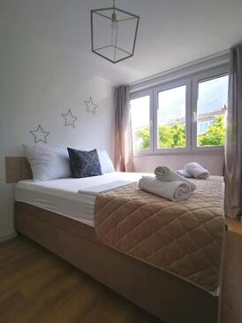 Апартаменти з паркуванням Макарска - Makarska - 25278