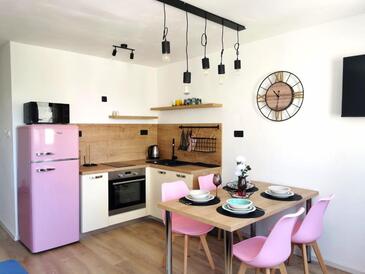 Апартаменти з паркуванням Макарска - Makarska - 25278