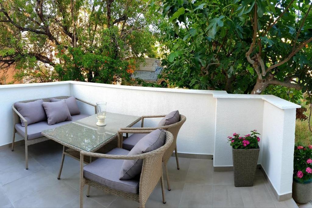 Jednosobni apartman Vodice (A-25282-a)