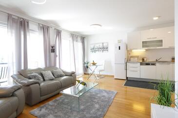 Dwupokojowy apartament Podstrana, Split (A-25292-a)
