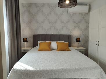 Ház családok részére medencével Pridraga - Cuskijas, Novigrad - 25299