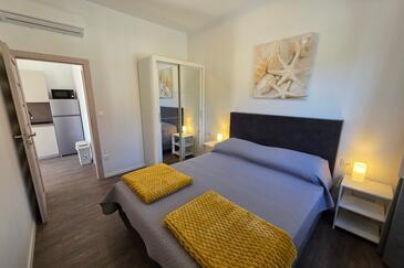 Apartmány s parkovištěm Trogir - 25305