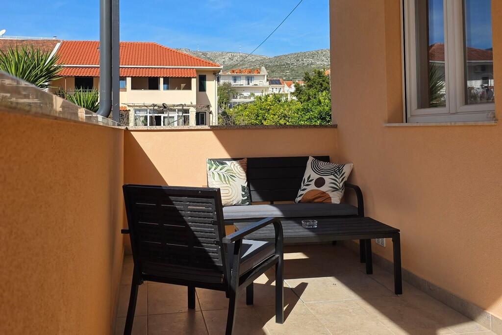 Egyszobás apartman Trogir (A-25305-b)