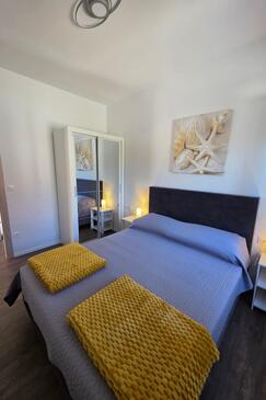 Apartmanok parkolóhellyel Trogir - 25305