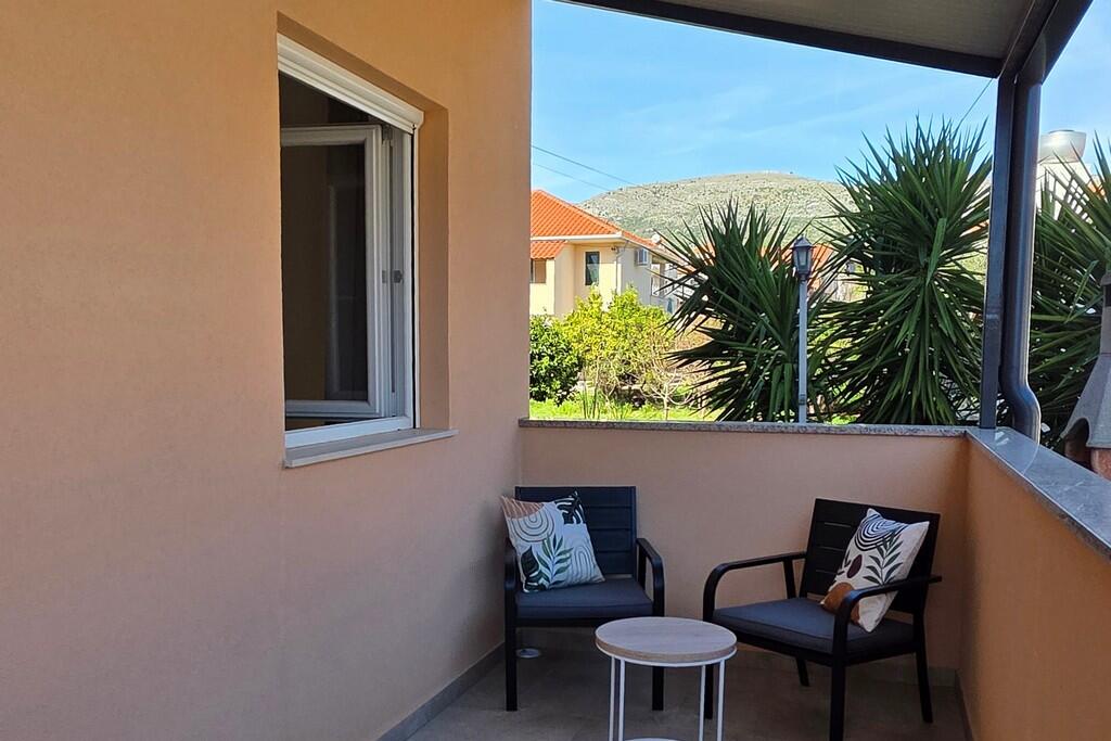 Egyszobás apartman Trogir (A-25305-d)