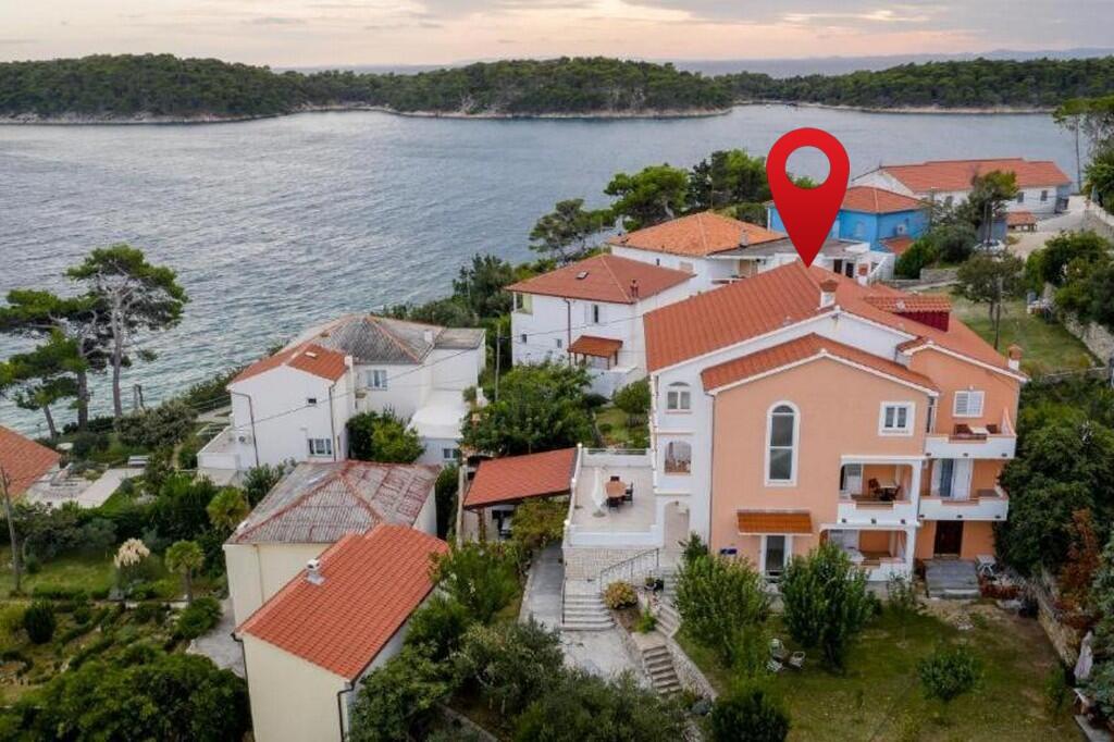 Apartments by the sea Palit, Rab - 25309