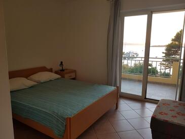 Apartmanok parkolóhellyel Drage, Biograd - 25310