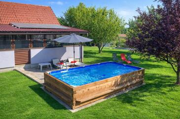 Дом для семьи с бассейном Bratina, Пригорье - Prigorje - 25314 Adriatic.hr