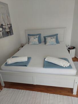 Holiday house with a swimming pool Bribir, Novi Vinodolski - 25321