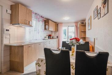 Apartmány s parkovištěm Umag - 25324