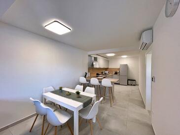 Apartmány u moře s bazénem Šilo, Krk - 25337
